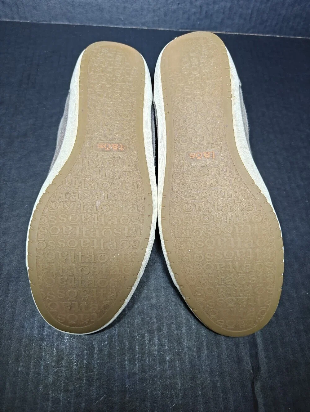 Taos Star Low Top Taupe Khaki Casual Canvas Lace Up Sneaker Flats Women's Size 9